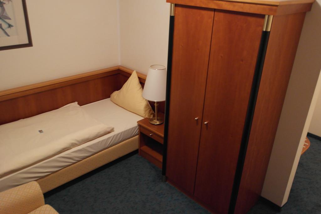 Hotel Jahnhaus Λάνγκενφελντ Δωμάτιο φωτογραφία