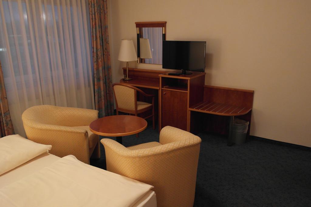 Hotel Jahnhaus Λάνγκενφελντ Δωμάτιο φωτογραφία
