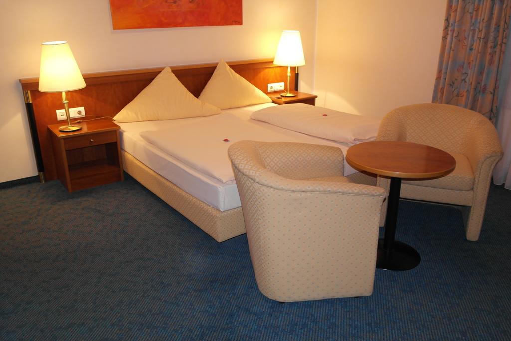 Hotel Jahnhaus Λάνγκενφελντ Δωμάτιο φωτογραφία